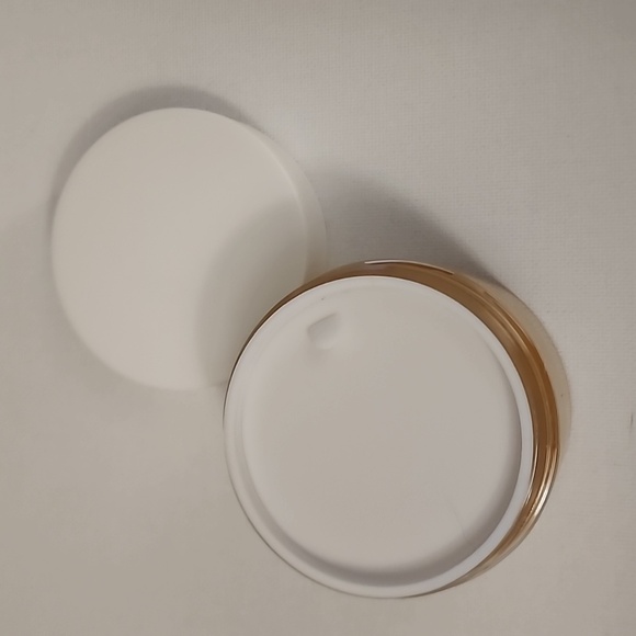 Glow On 5th Beauty Refresh + Reset Brightening Mud Mask - Picture 3 of 3